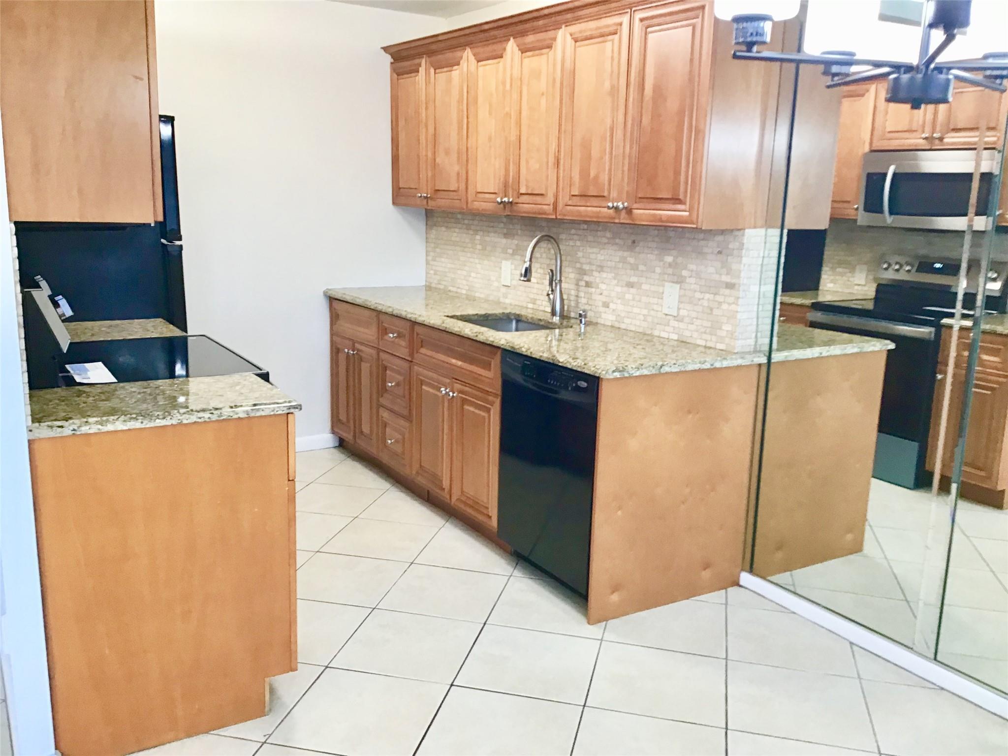 2035 Exeter B 2035, Boca Raton, FL 33434, Boca Raton - Photo 5