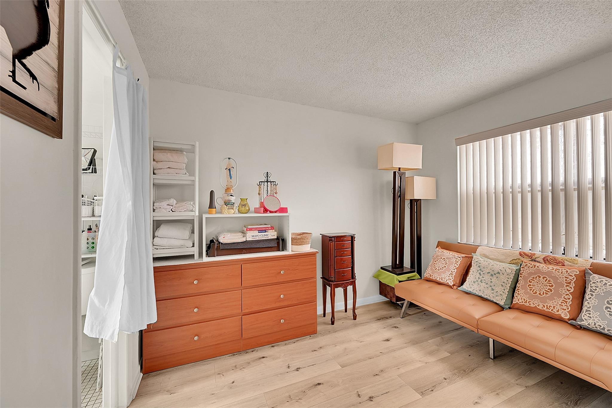 10442 Sunrise Lakes Boulevard 202, Sunrise, FL 33322, Sunrise - Photo 3