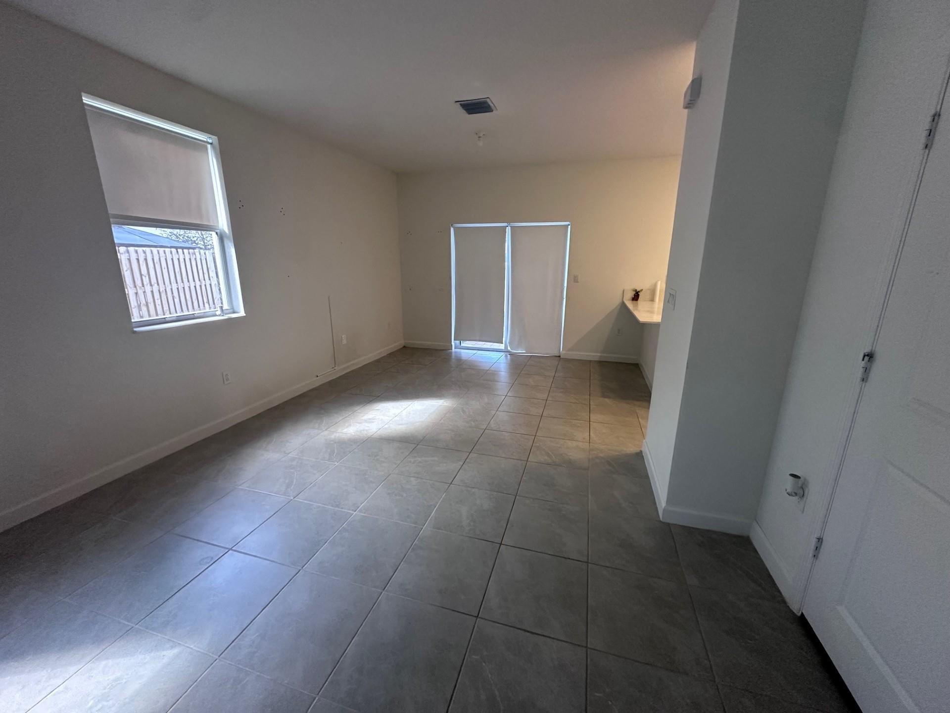12530 NW 22nd Place, Miami, FL 33167, Miami - Photo 2