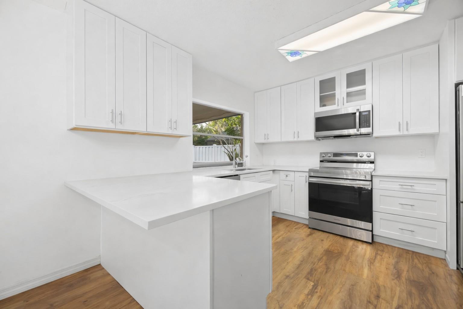 1060 NW 82nd Avenue, Coral Springs, FL 33071, Coral Springs - Photo 5