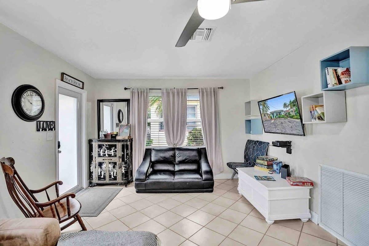 326 Walnut Street, Hollywood, FL 33019, Hollywood - Photo 2