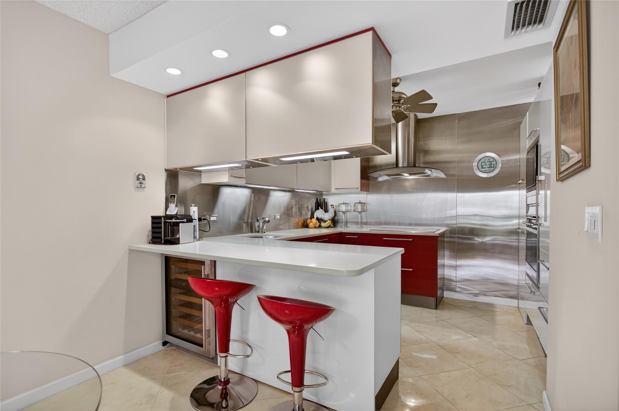 9001 Jacaranda Lane 201, Plantation, FL 33324, Plantation - Photo 4