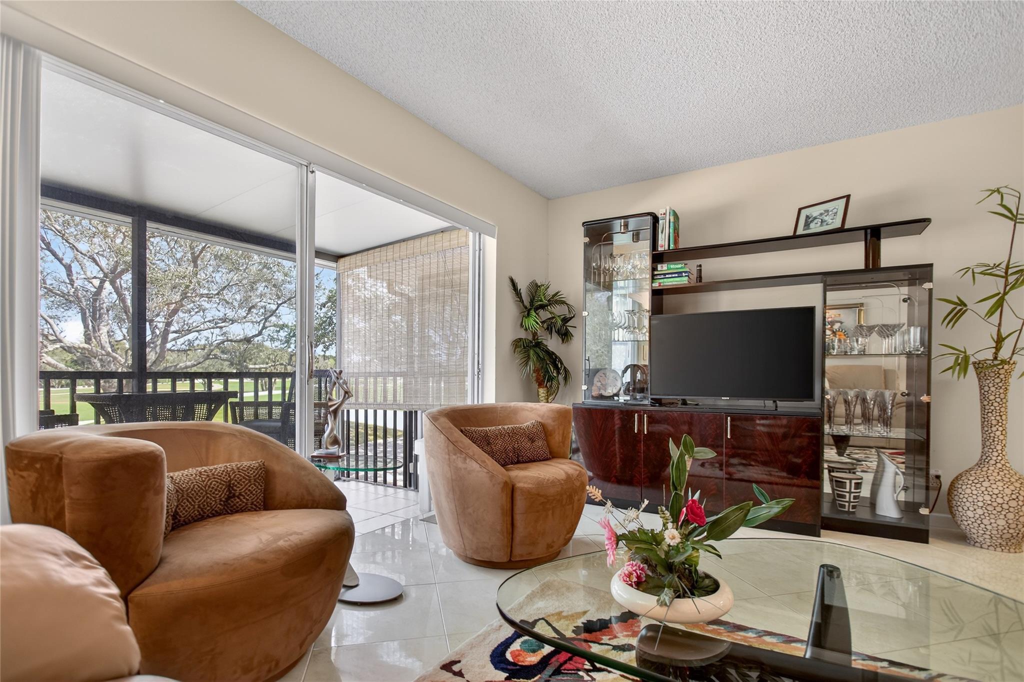 9001 Jacaranda Lane 201, Plantation, FL 33324, Plantation - Photo 5