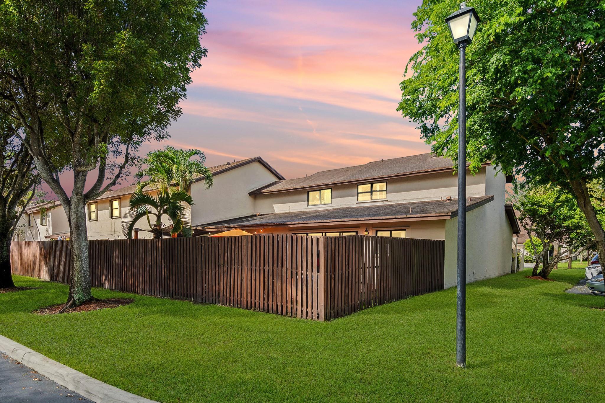 10045 SW 137 Court 10045, Miami, FL 33186, Miami - Photo 4