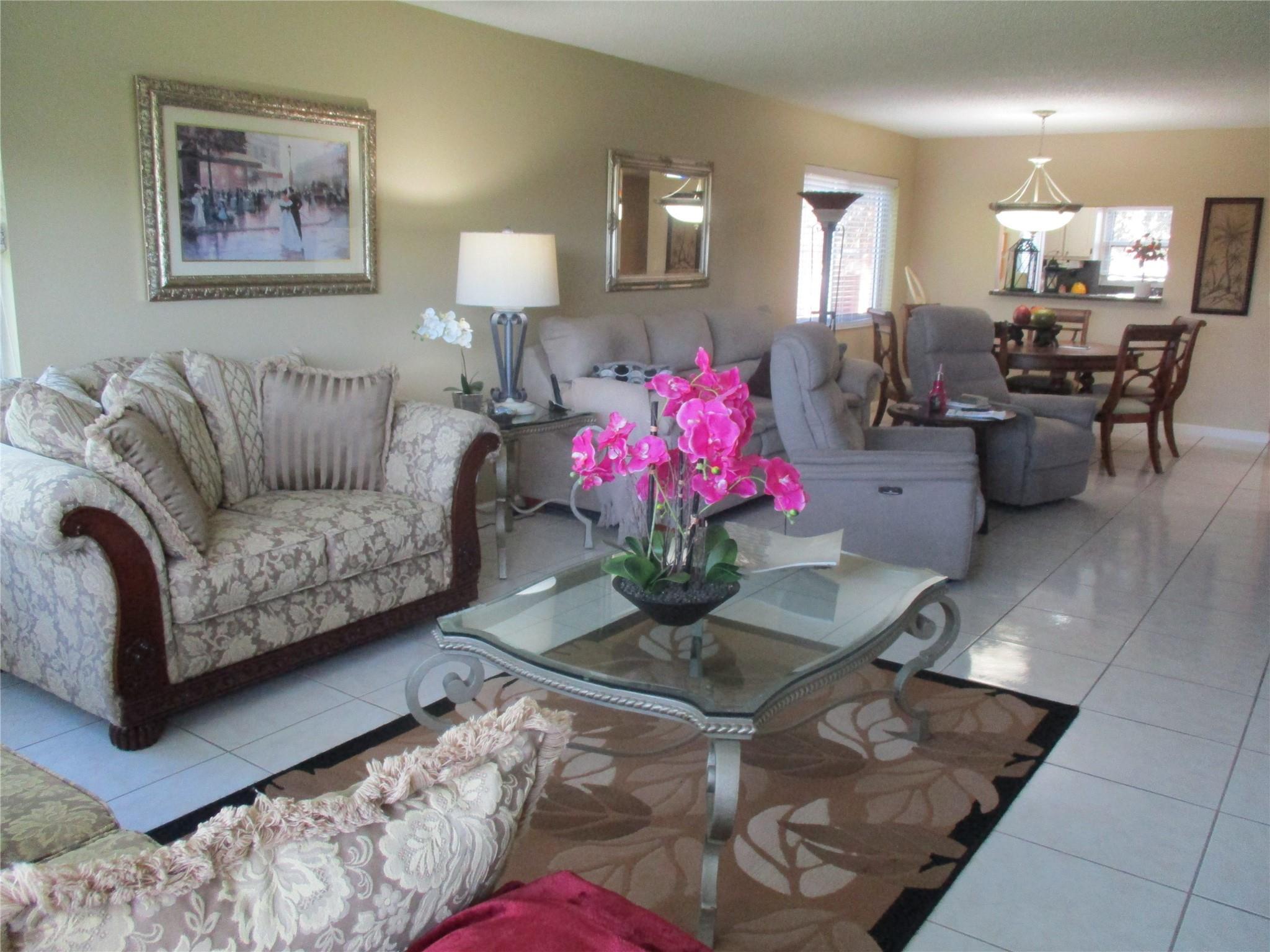 9541 Sunrise Lakes Boulevard 210, Sunrise, FL 33322, Sunrise - Photo 3