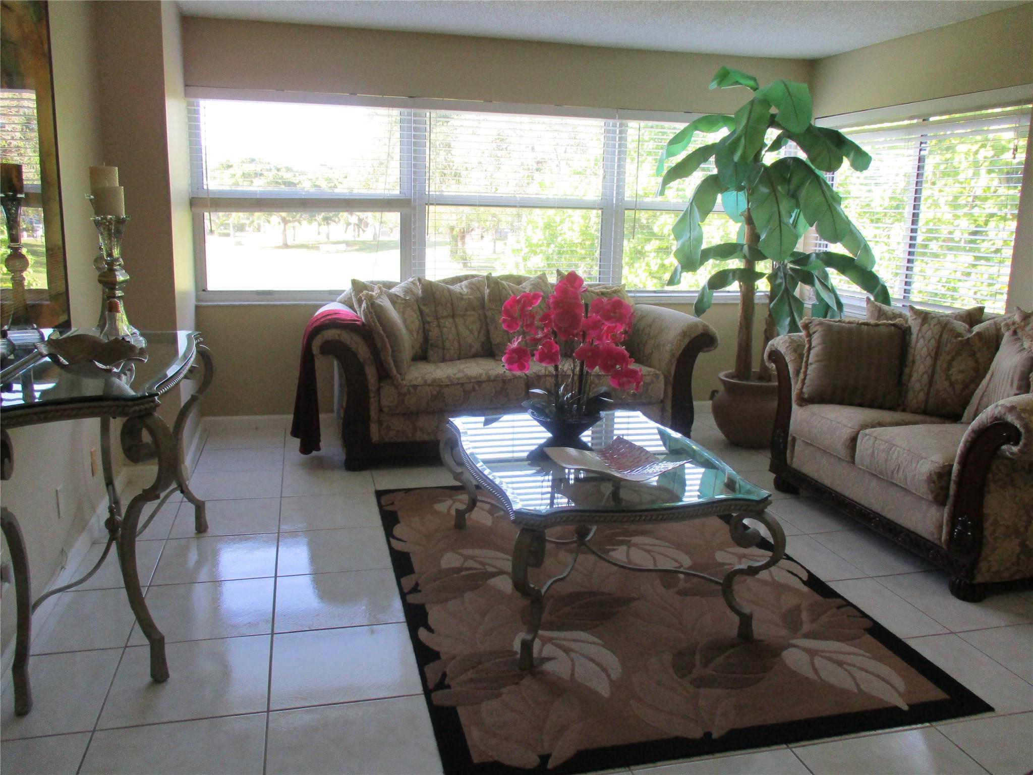 9541 Sunrise Lakes Boulevard 210, Sunrise, FL 33322, Sunrise - Photo 4