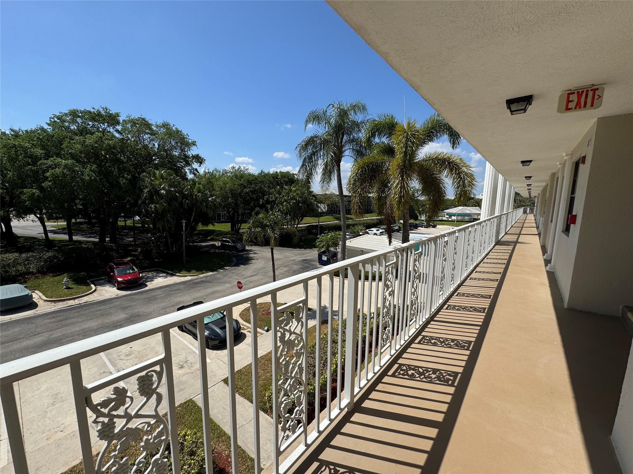 6121 Balboa Circle 306, Boca Raton, FL 33433, Boca Raton - Photo 2