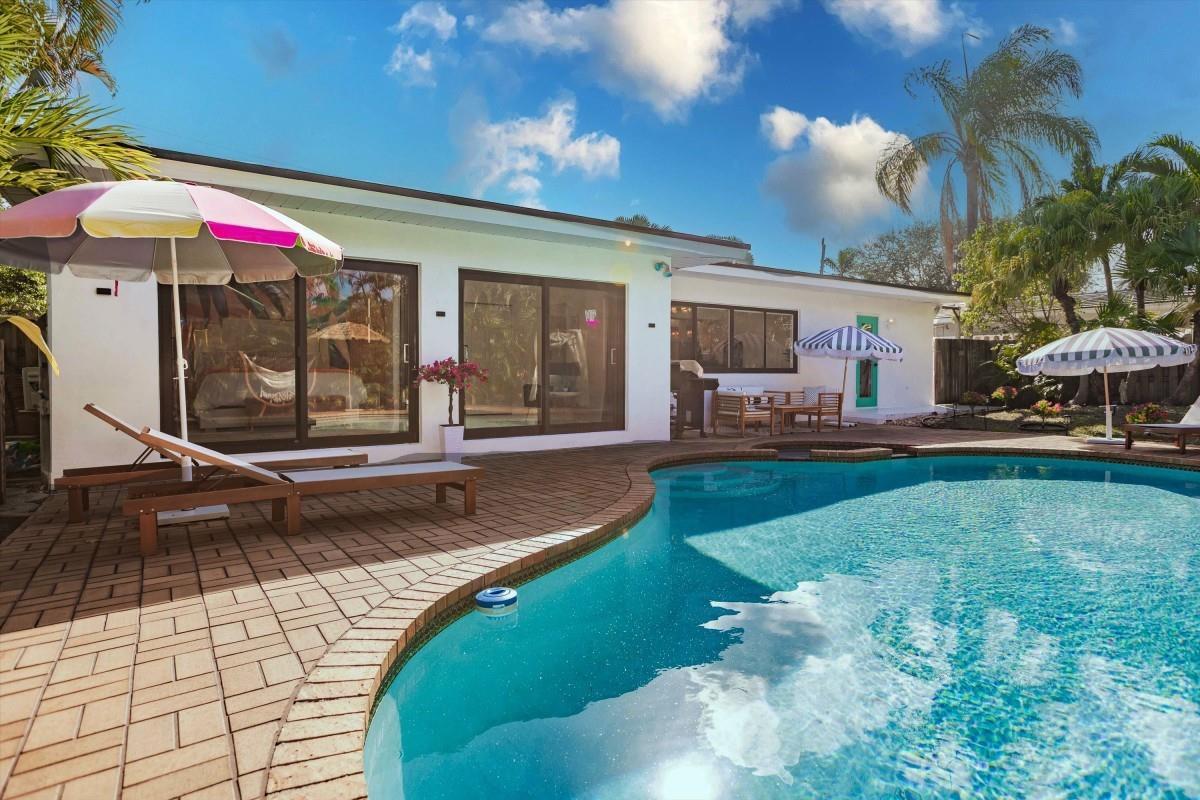 245 N Tradewinds Avenue, Lauderdale-By-The-Sea, FL 33308, Lauderdale-By-The-Sea - Photo 2