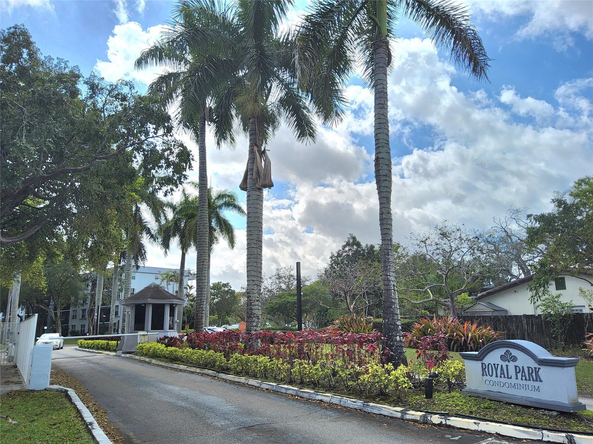 112 Royal Park Drive 4F, Oakland Park, FL 33309, Oakland Park - Photo 2