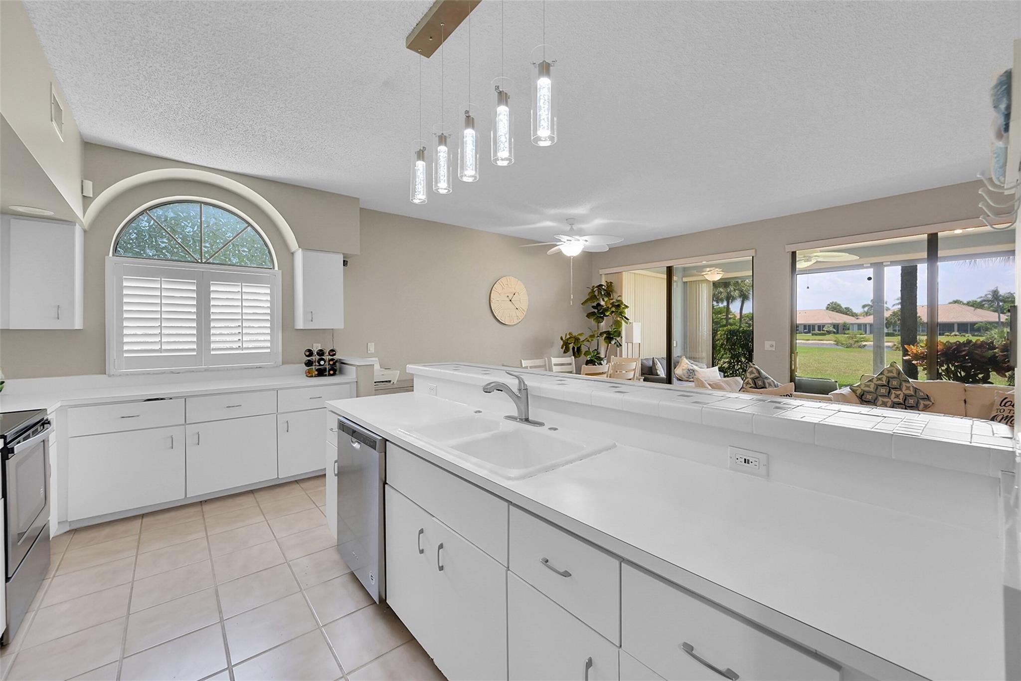 8049 Aberdeen Drive 101, Boynton Beach, FL 33472, Boynton Beach - Photo 5