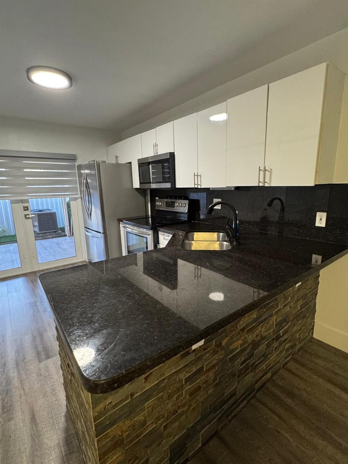 6953 W 36th Avenue 101, Hialeah, FL 33018, Hialeah - Photo 3