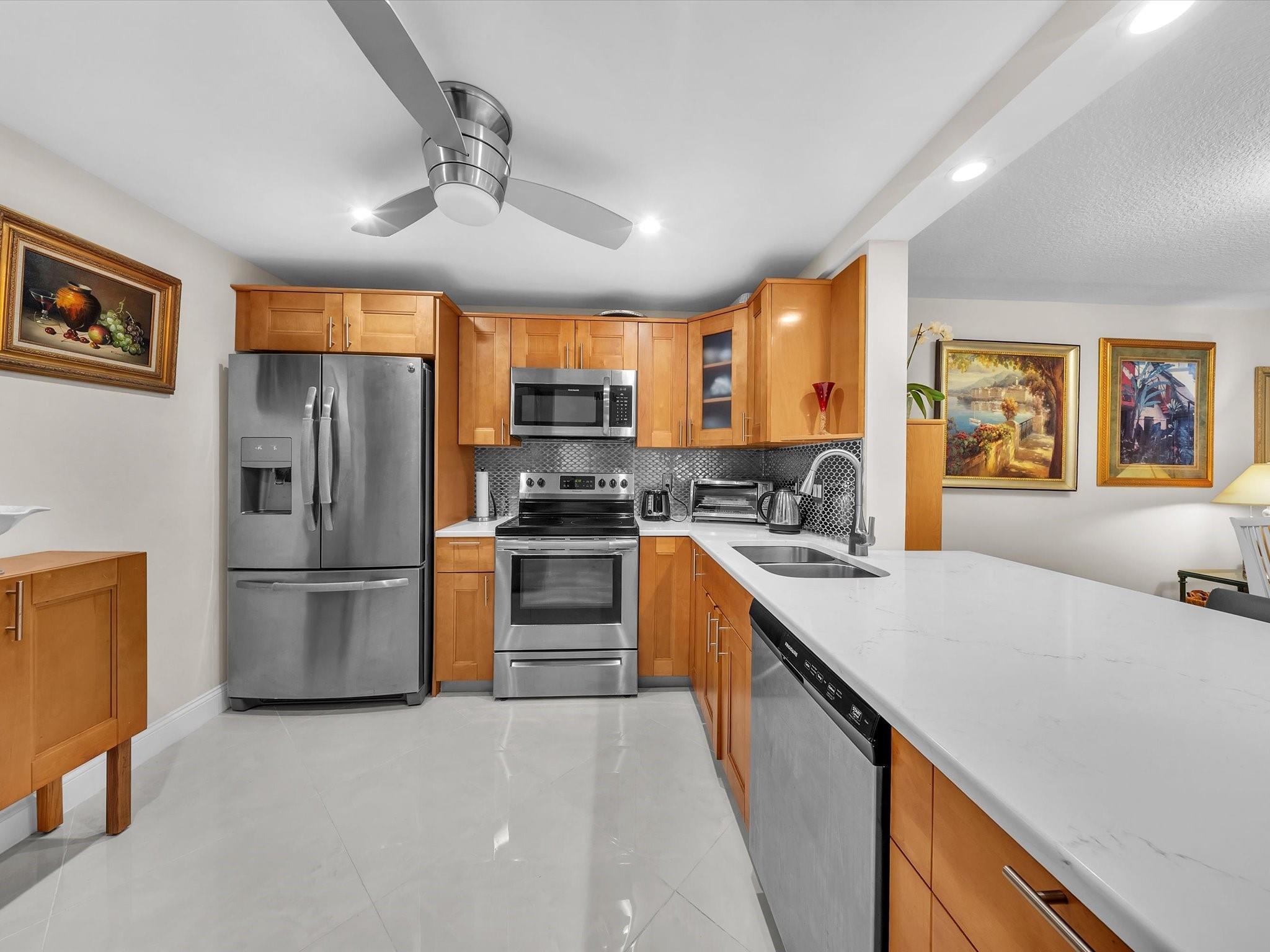 2515 NE 1st Court 314, Boynton Beach, FL 33435, Boynton Beach - Photo 3