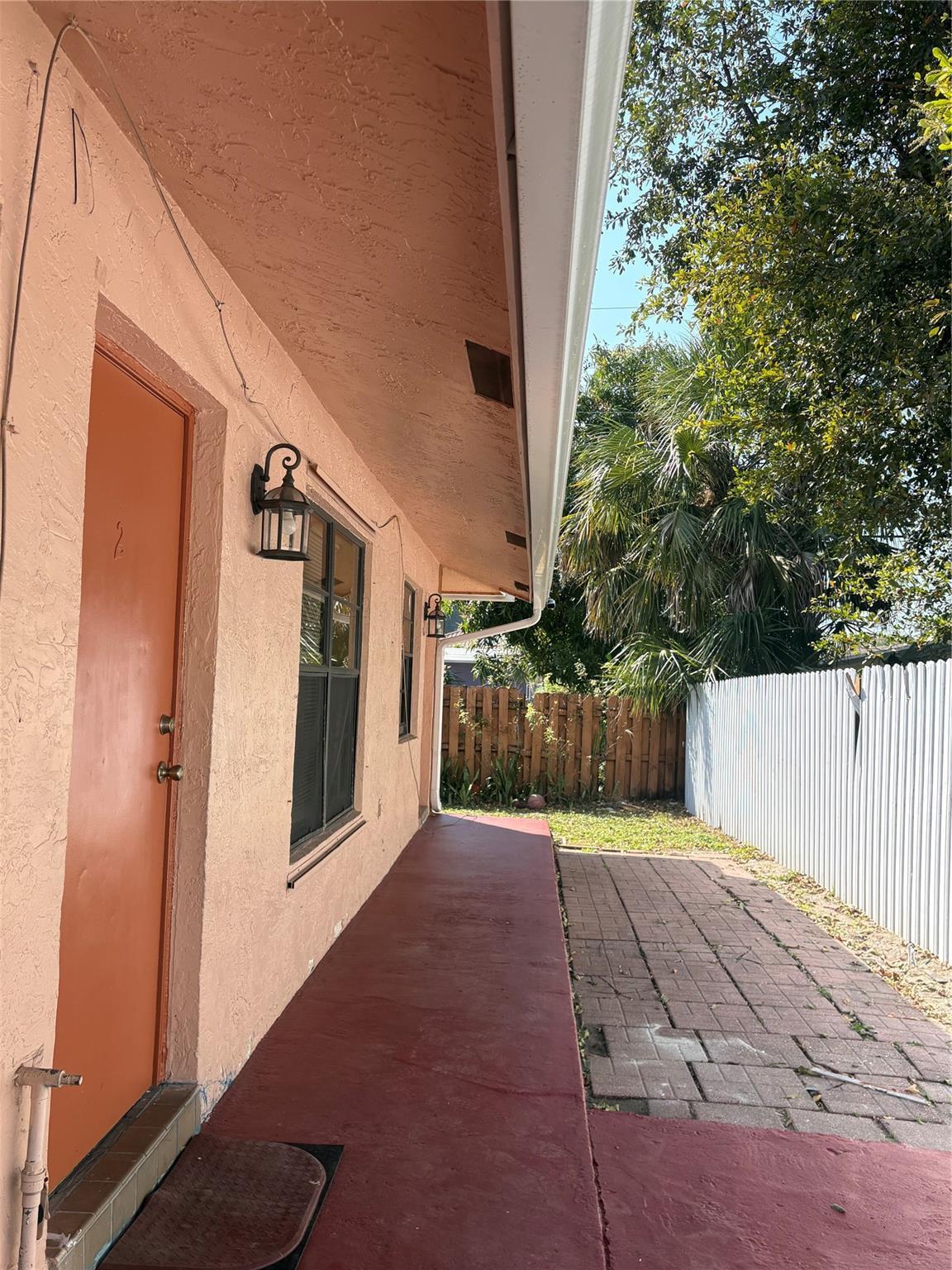 1211 NW 29th Terrace 2, Fort Lauderdale, FL 33311, Fort Lauderdale - Photo 2