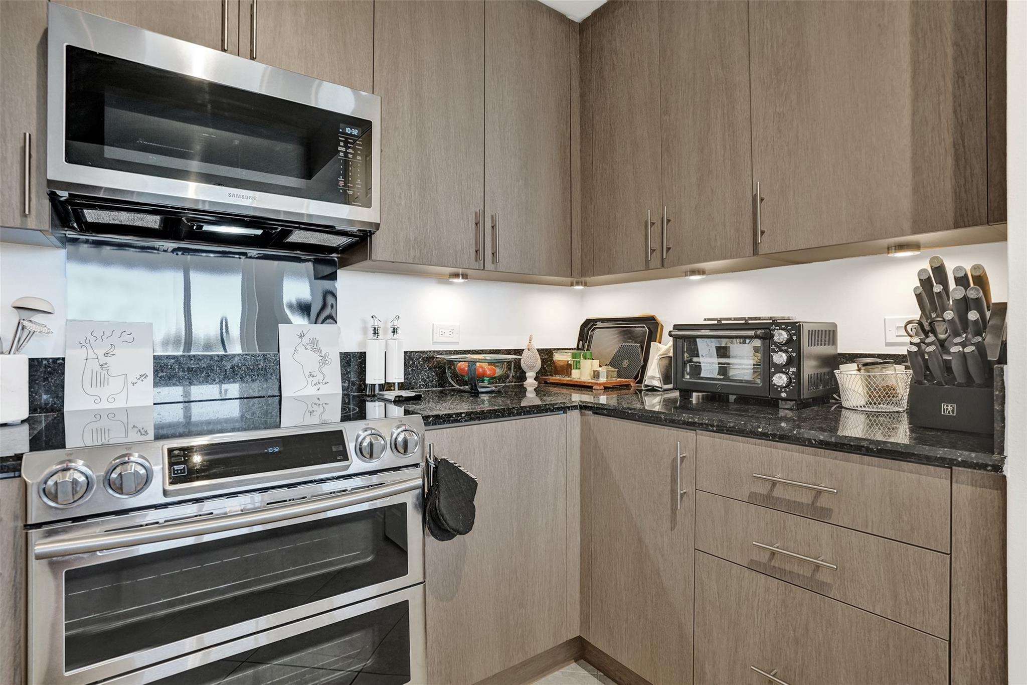 2601 NE 14th Avenue 401, Wilton Manors, FL 33334, Wilton Manors - Photo 4