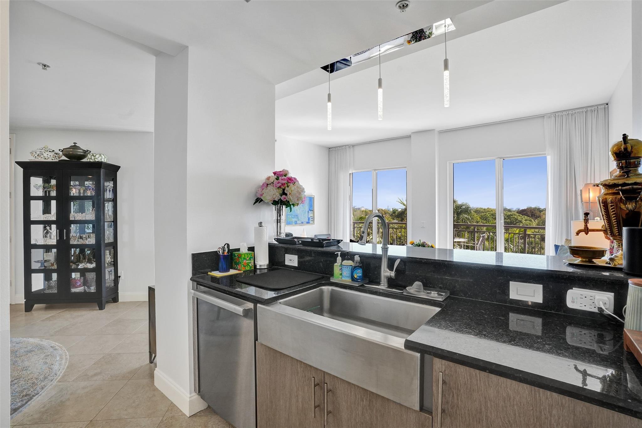 2601 NE 14th Avenue 401, Wilton Manors, FL 33334, Wilton Manors - Photo 5