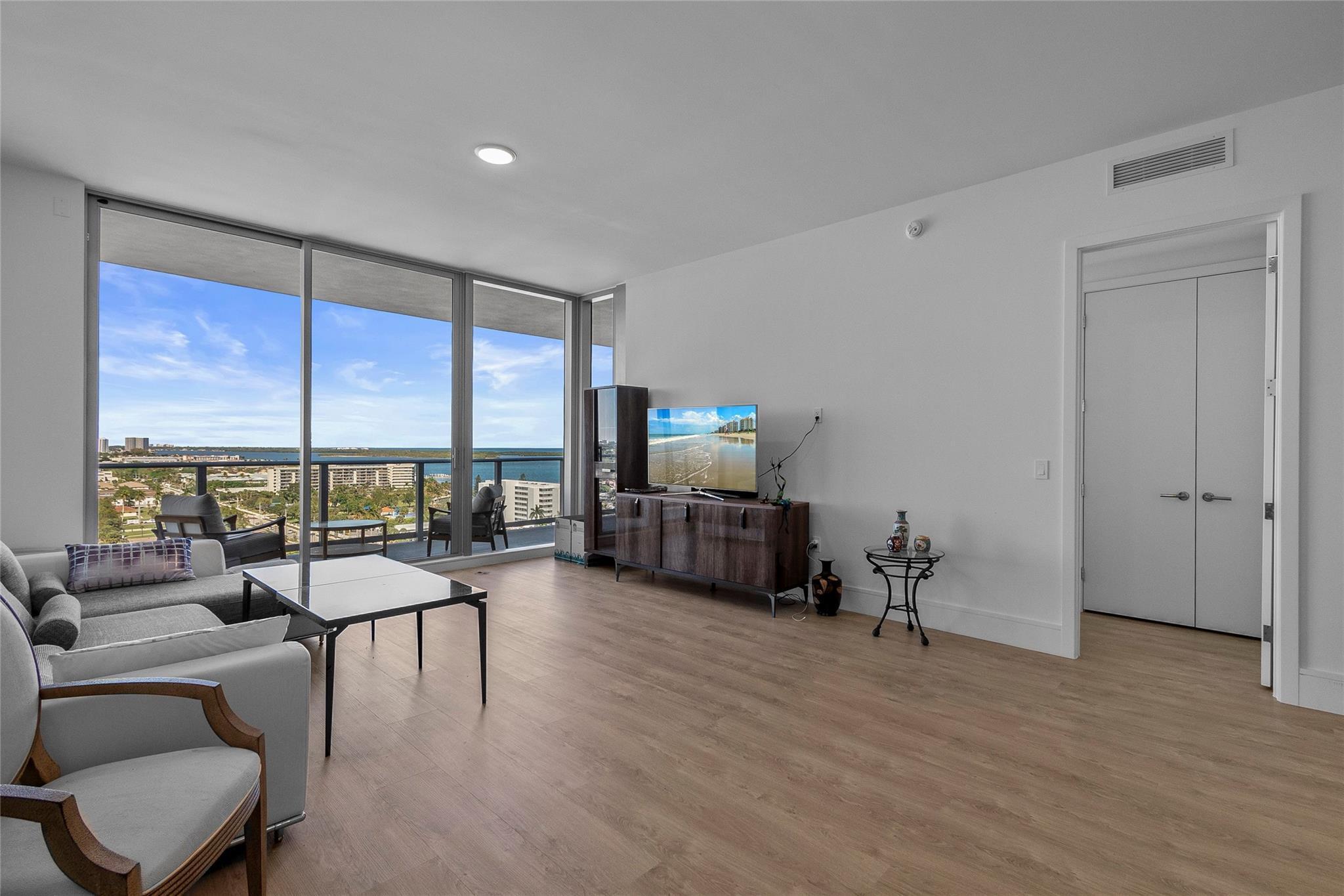 220 Lake Shore Drive 1417, Lake Park, FL 33403, Lake Park - Photo 3