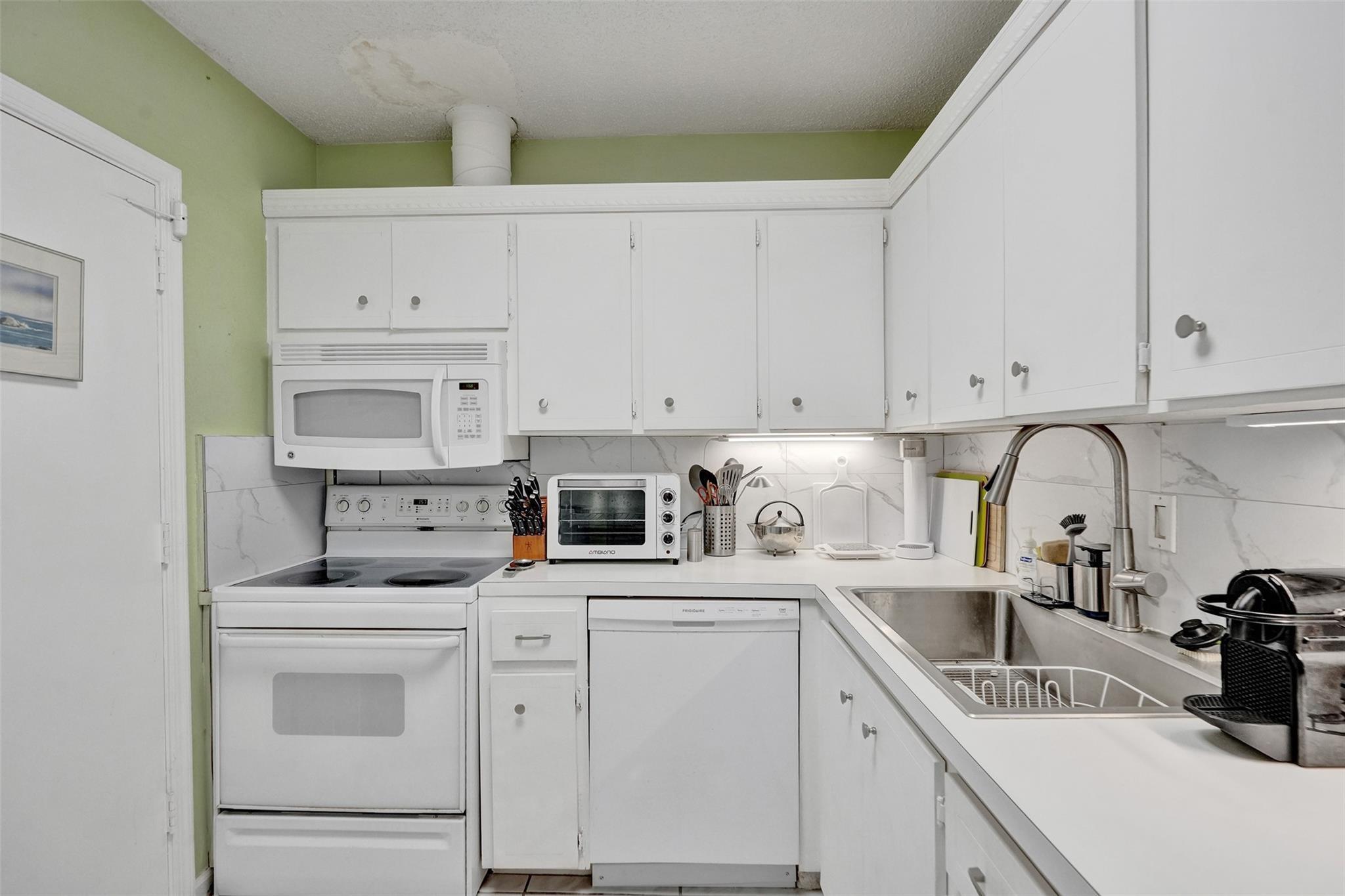 6750 NE 21st Road 123, Fort Lauderdale, FL 33308, Fort Lauderdale - Photo 5