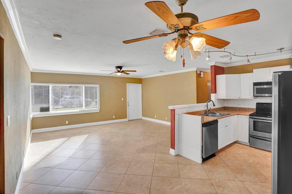 1129 NW 7th Terrace, Fort Lauderdale, FL 33311, Fort Lauderdale - Photo 3