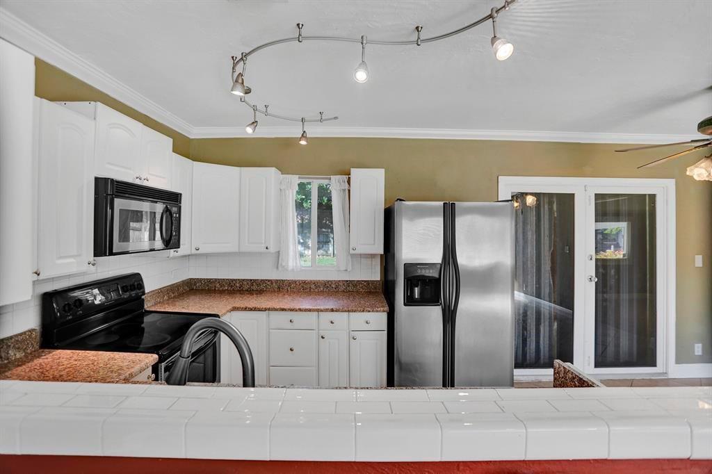 1129 NW 7th Terrace, Fort Lauderdale, FL 33311, Fort Lauderdale - Photo 4