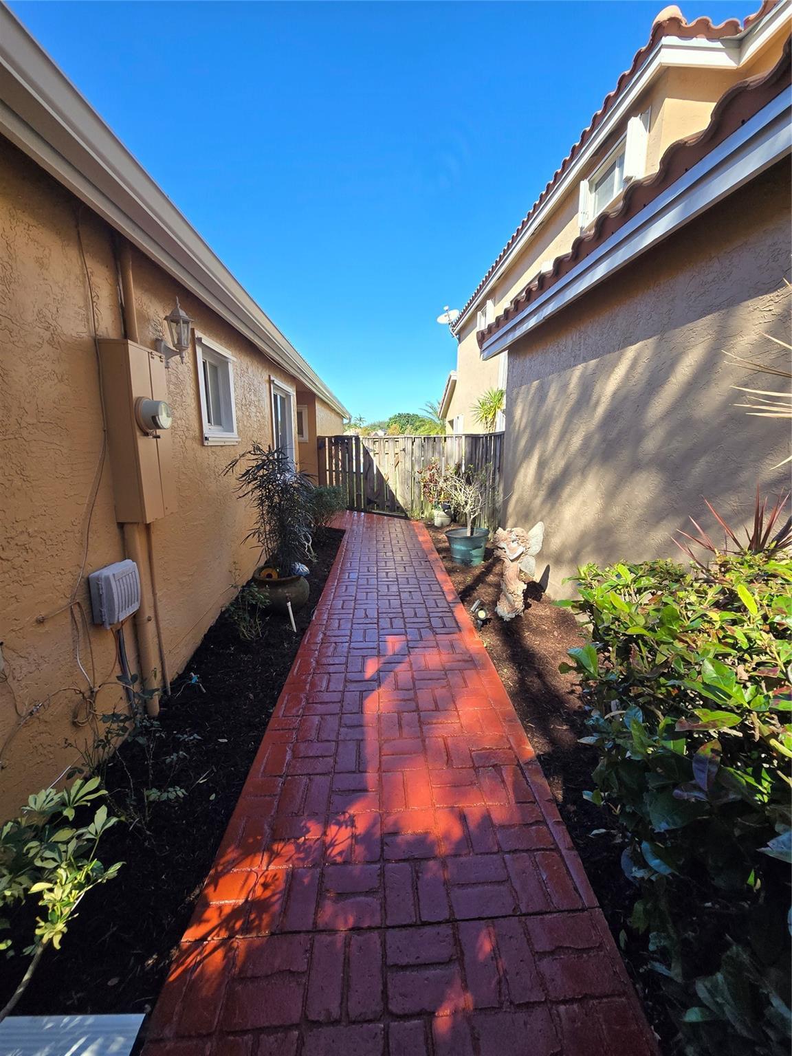 10061 NW 2nd Street, Plantation, FL 33324, Plantation - Photo 5