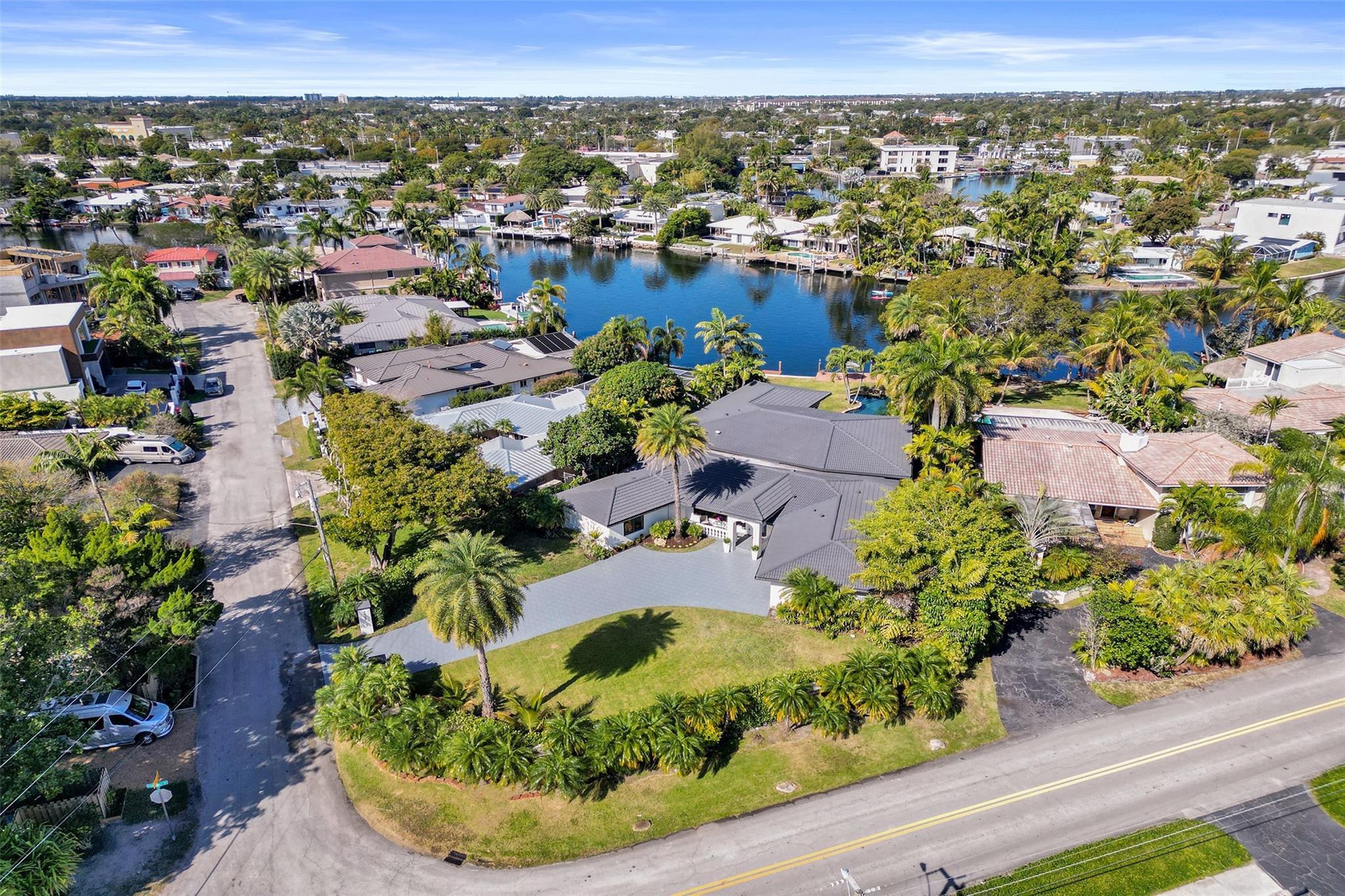 2425 Middle River Drive, Fort Lauderdale, FL 33305, Fort Lauderdale - Photo 3