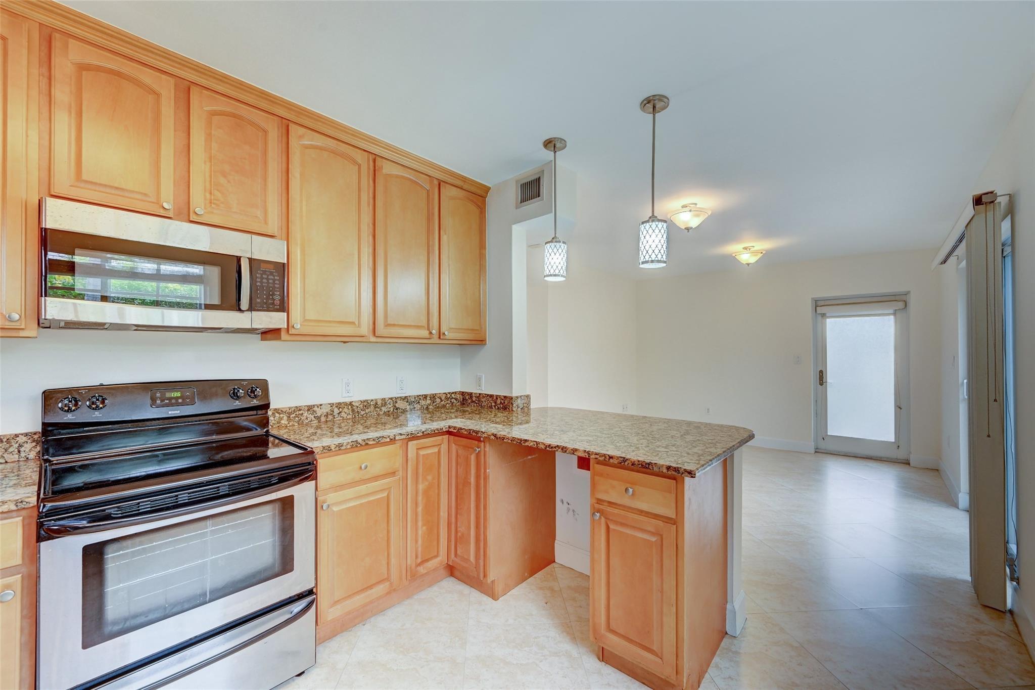 410 SW 15th Street 101, Pompano Beach, FL 33060, Pompano Beach - Photo 5