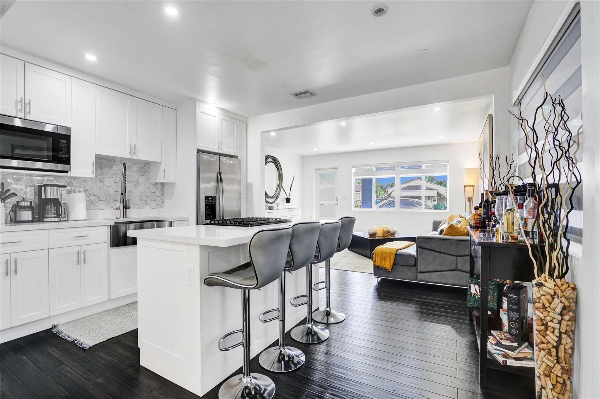 , Hollywood - Photo 3