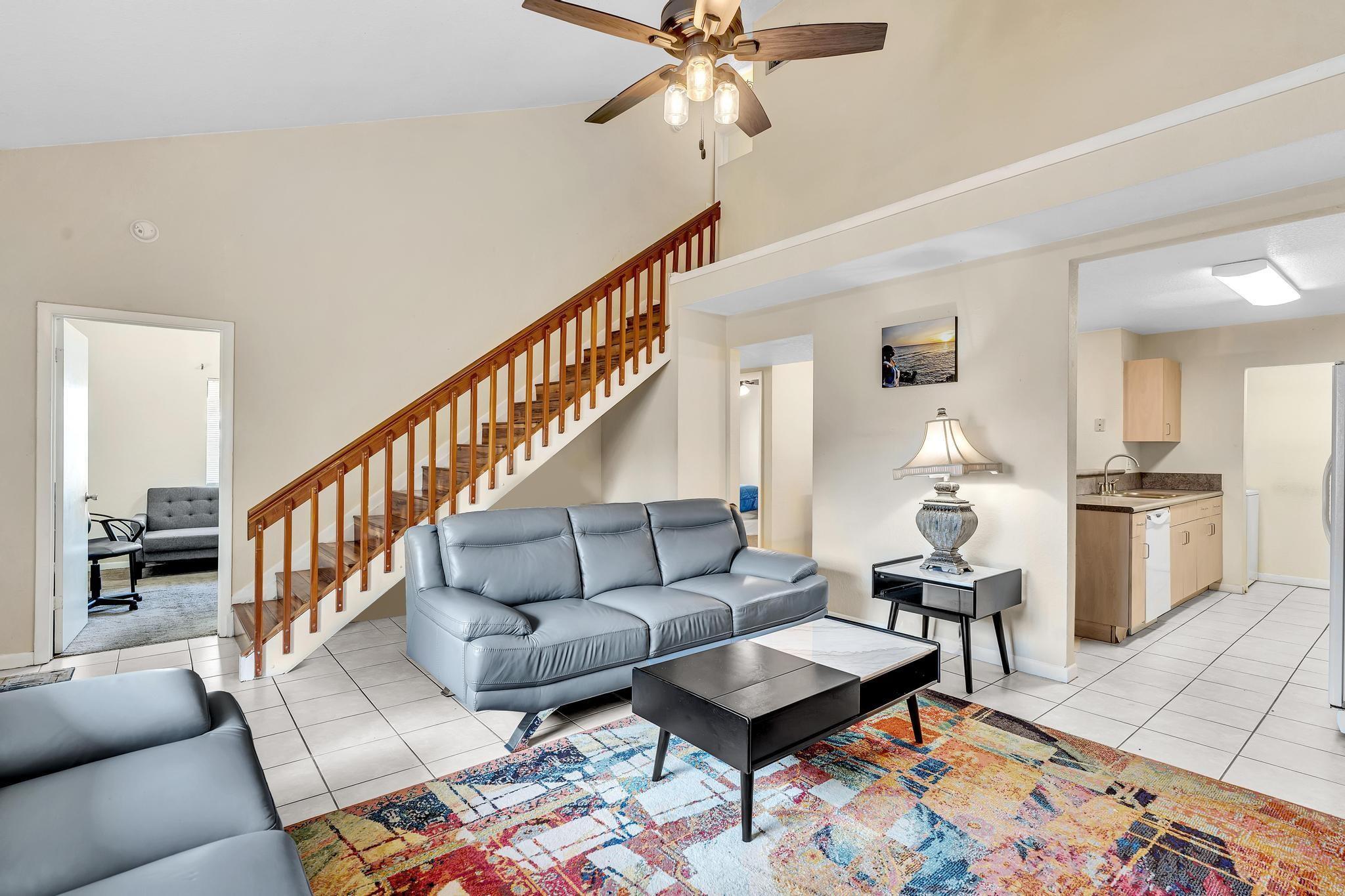 10240 NW 33rd Place, Sunrise, FL 33351, Sunrise - Photo 3