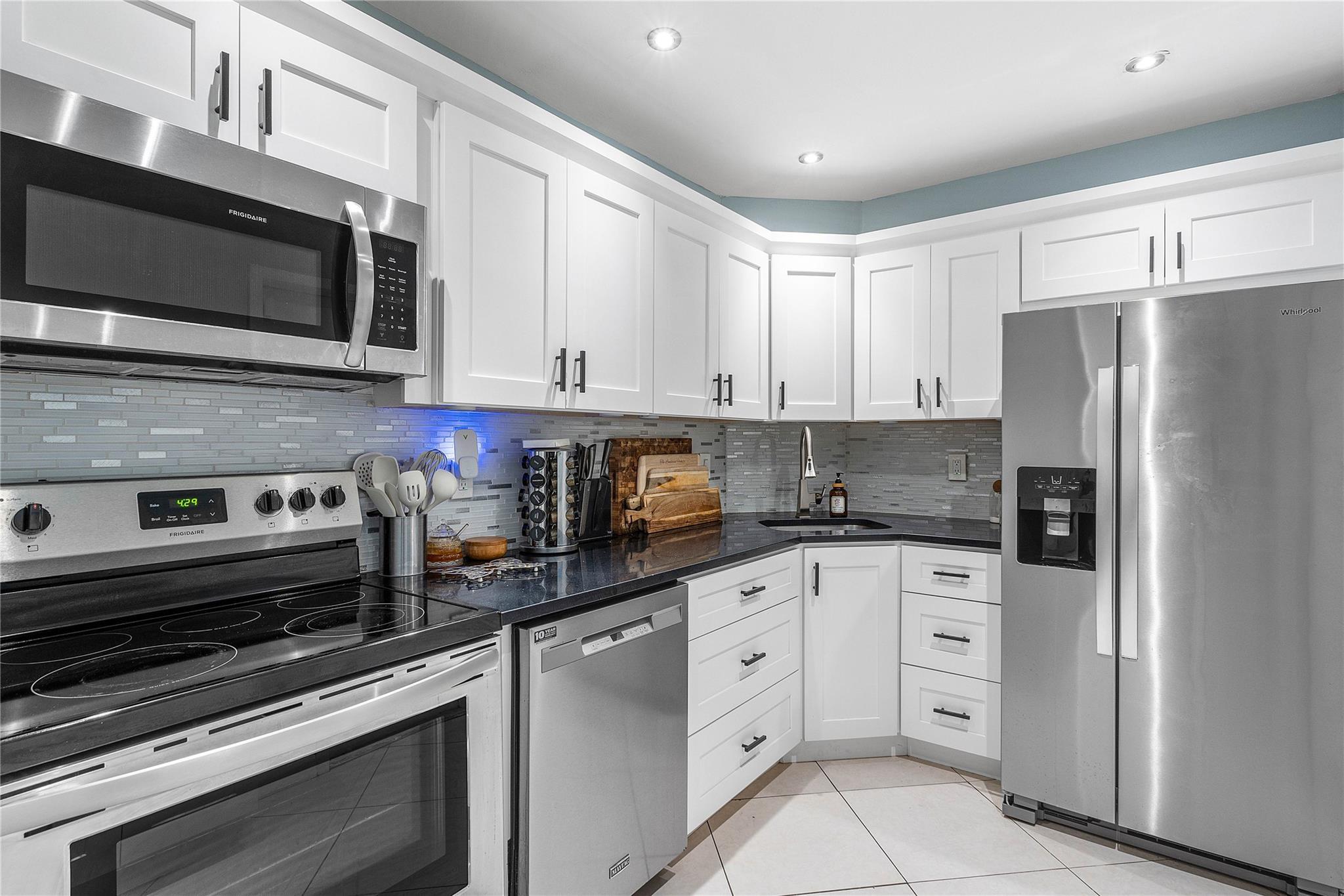 3111 Oakland Shores Drive F208, Oakland Park, FL 33309, Oakland Park - Photo 5