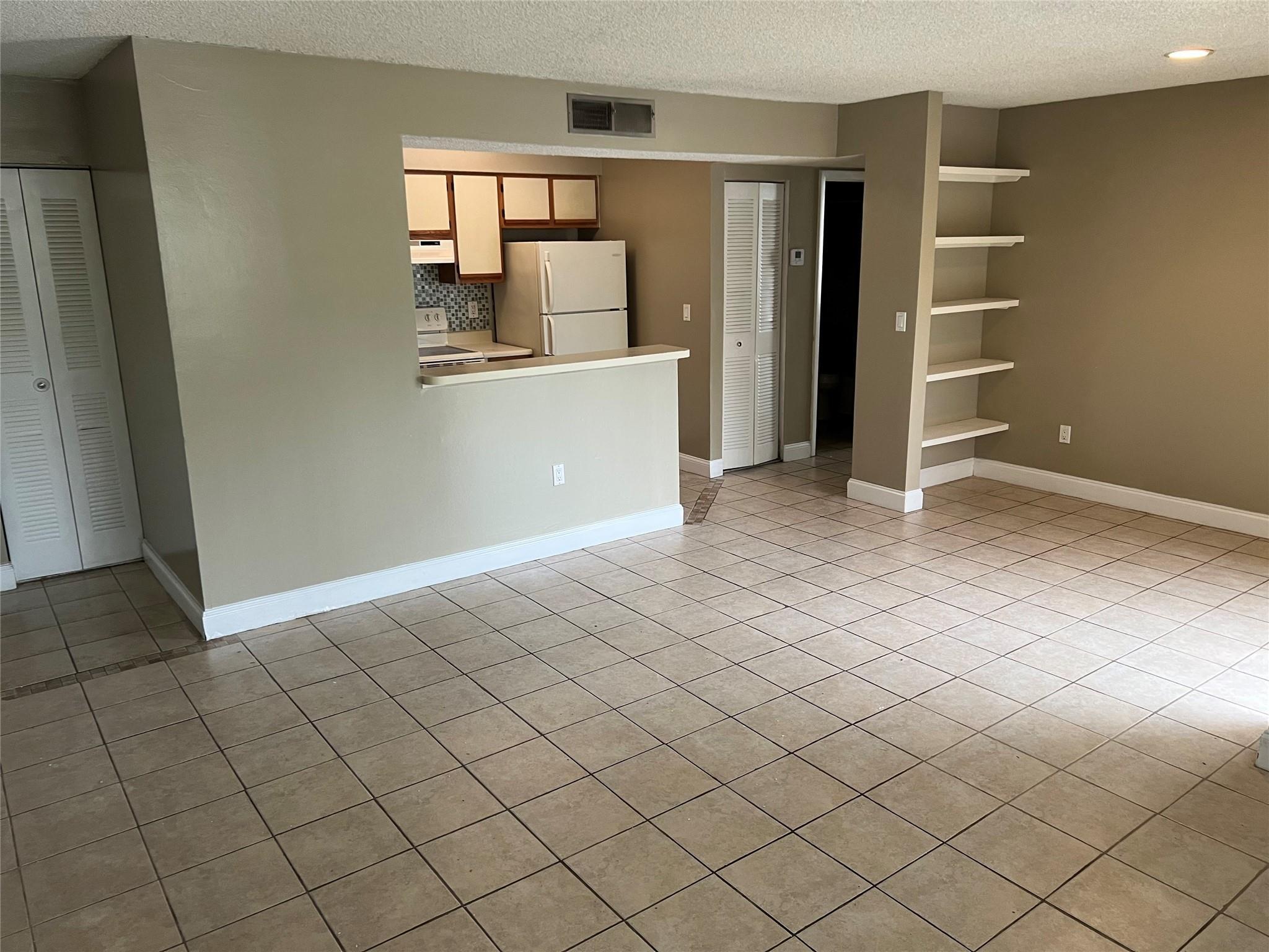 1239 SW 46th Avenue 913, Pompano Beach, FL 33069, Pompano Beach - Photo 4