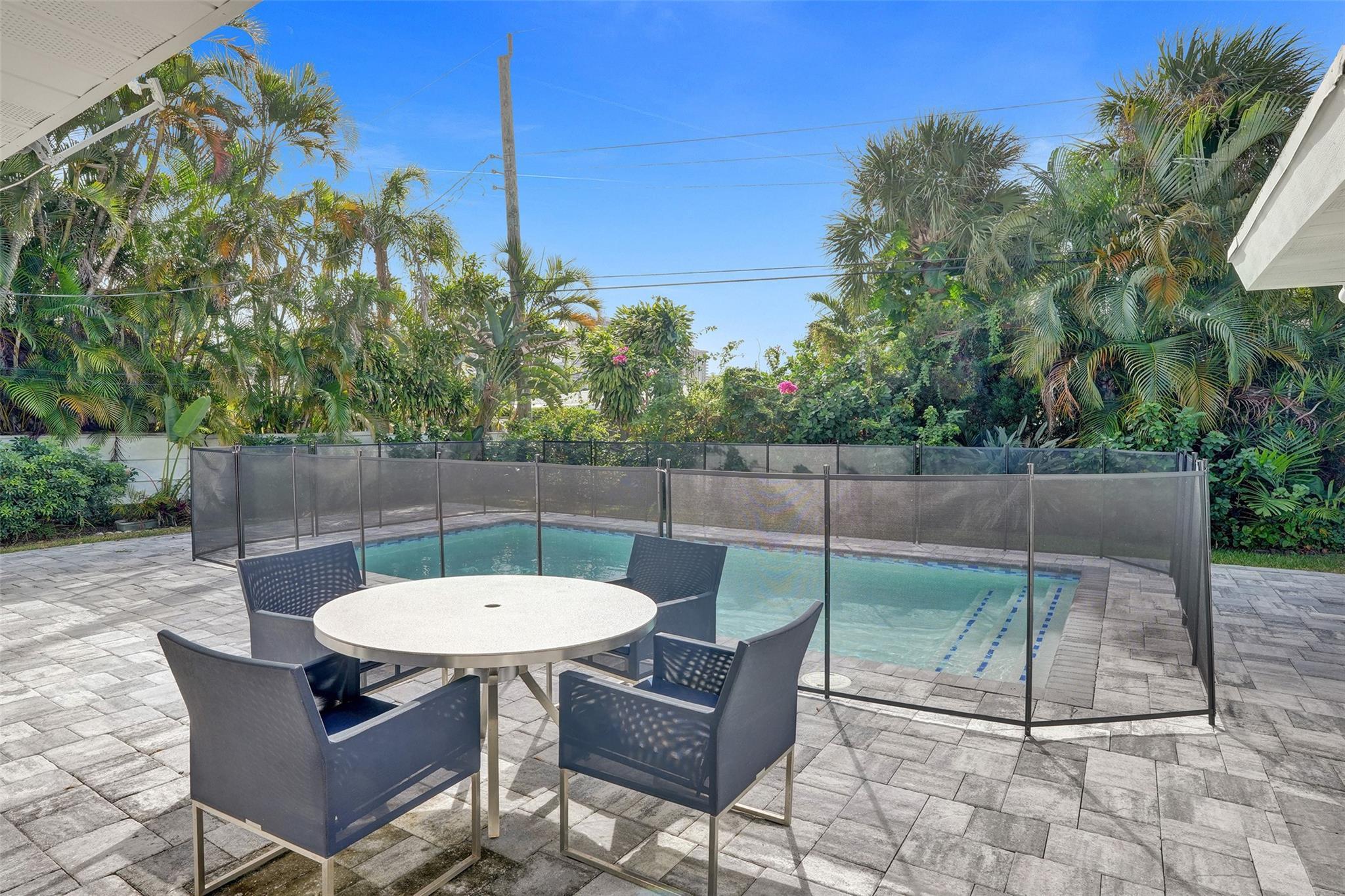 260 Allenwood Drive, Lauderdale-By-The-Sea, FL 33308, Lauderdale-By-The-Sea - Photo 2