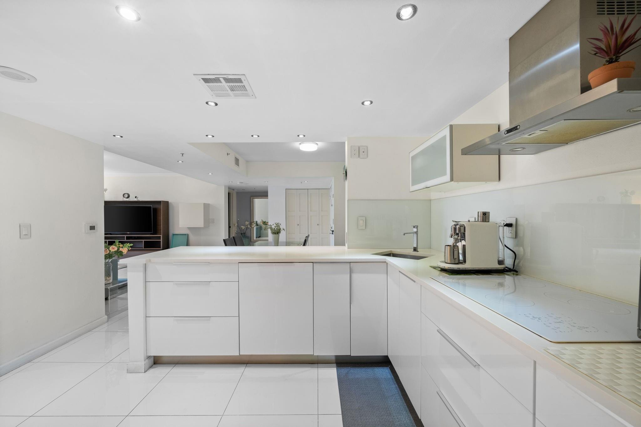 520 SE 5th Avenue 2406, Fort Lauderdale, FL 33301, Fort Lauderdale - Photo 2