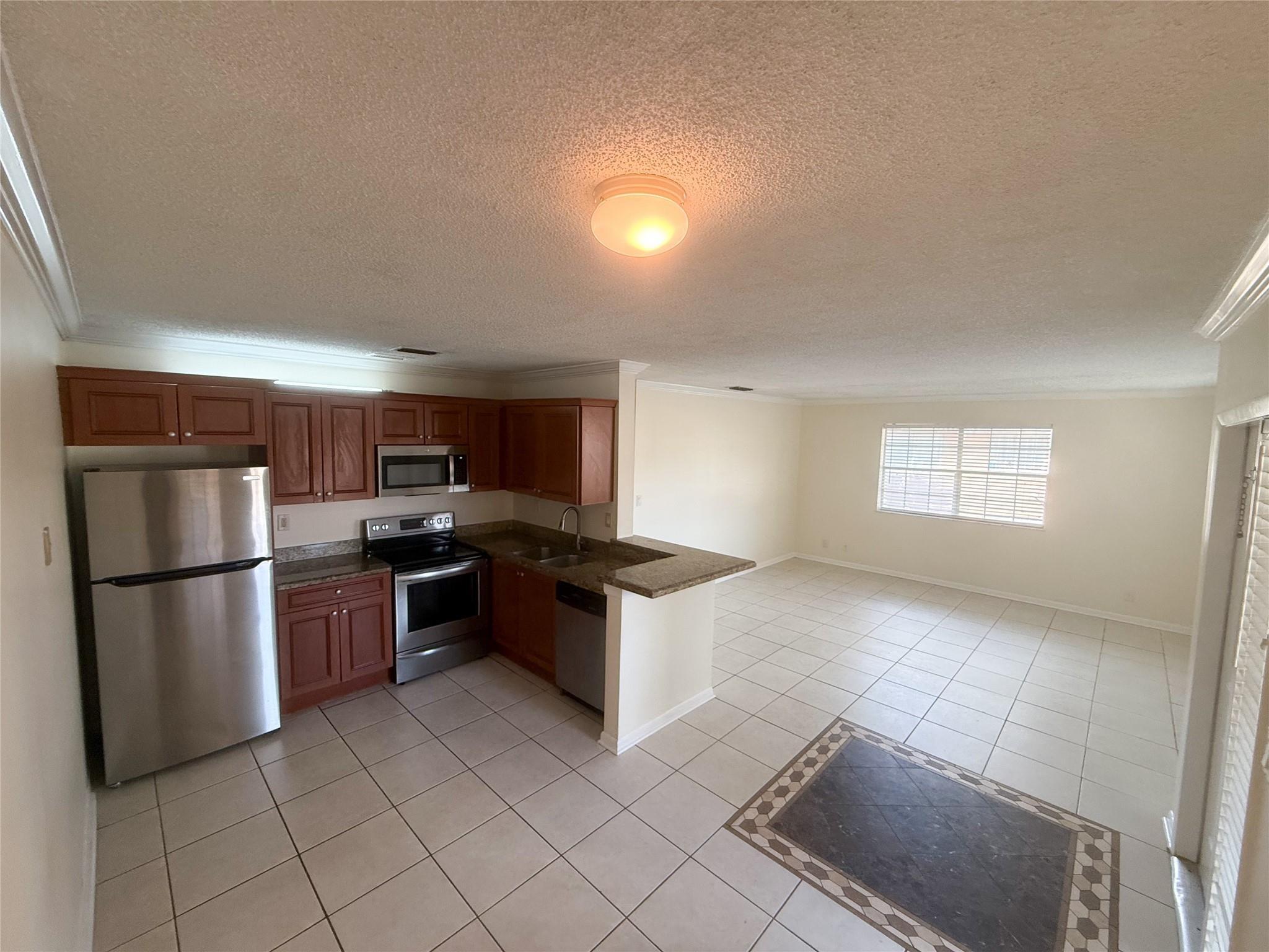 11474 NW 42nd St 11474, Coral Springs, FL 33065, Coral Springs - Photo 2