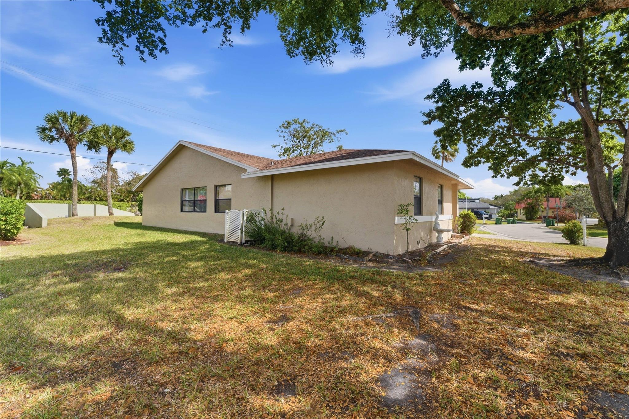 7520 NW 88th Terrace, Tamarac, FL 33321, Tamarac - Photo 5