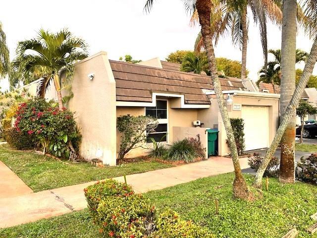 19816 Bobolink Drive, Hialeah, FL 33015, Hialeah - Photo 3