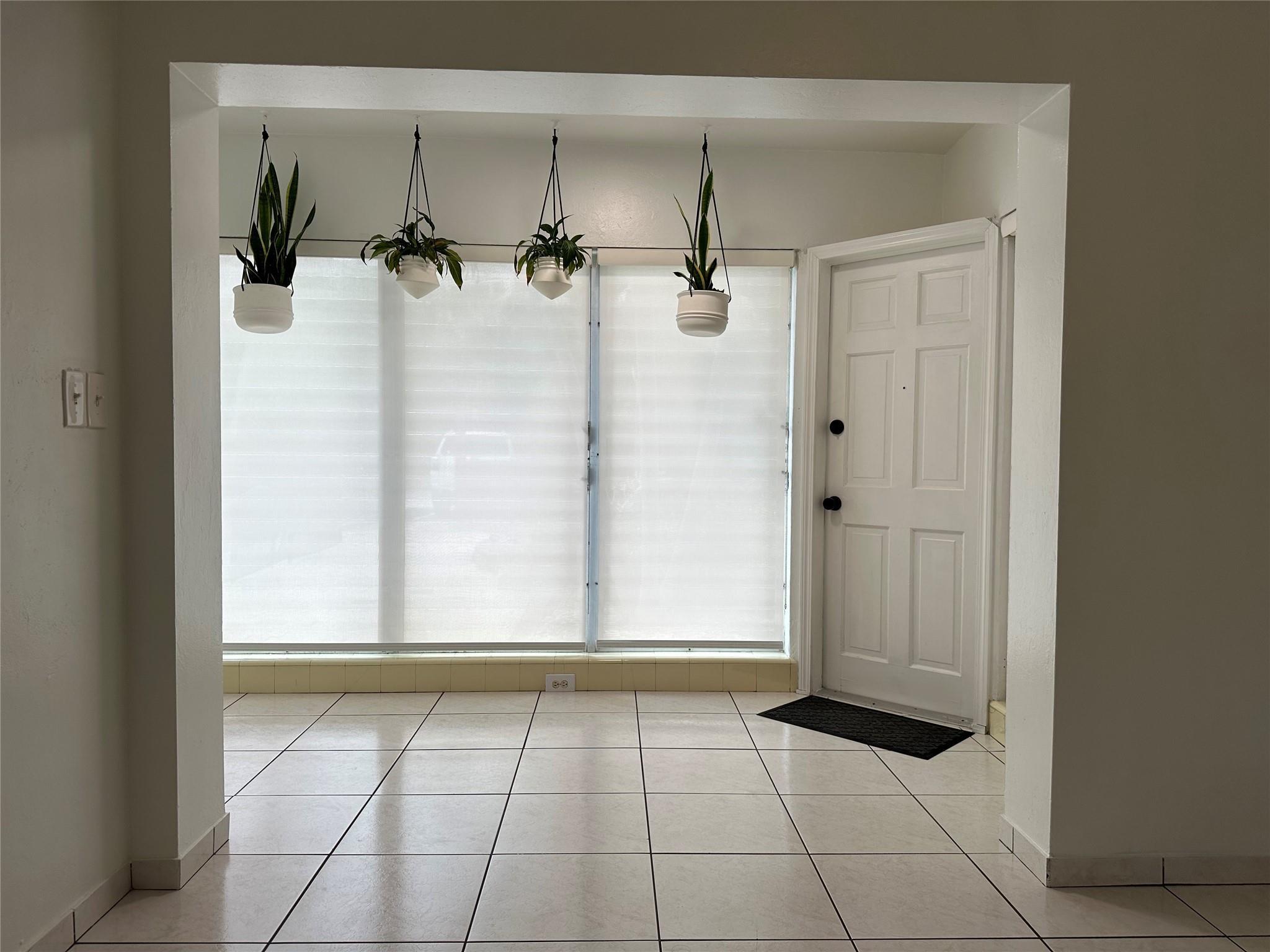 1101 NE 17 Way 1, Fort Lauderdale, FL 33304, Fort Lauderdale - Photo 4