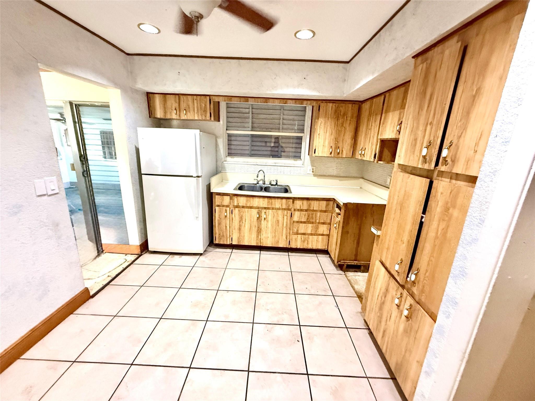 5349 Balsam Terrace, Plantation, FL 33317, Plantation - Photo 3