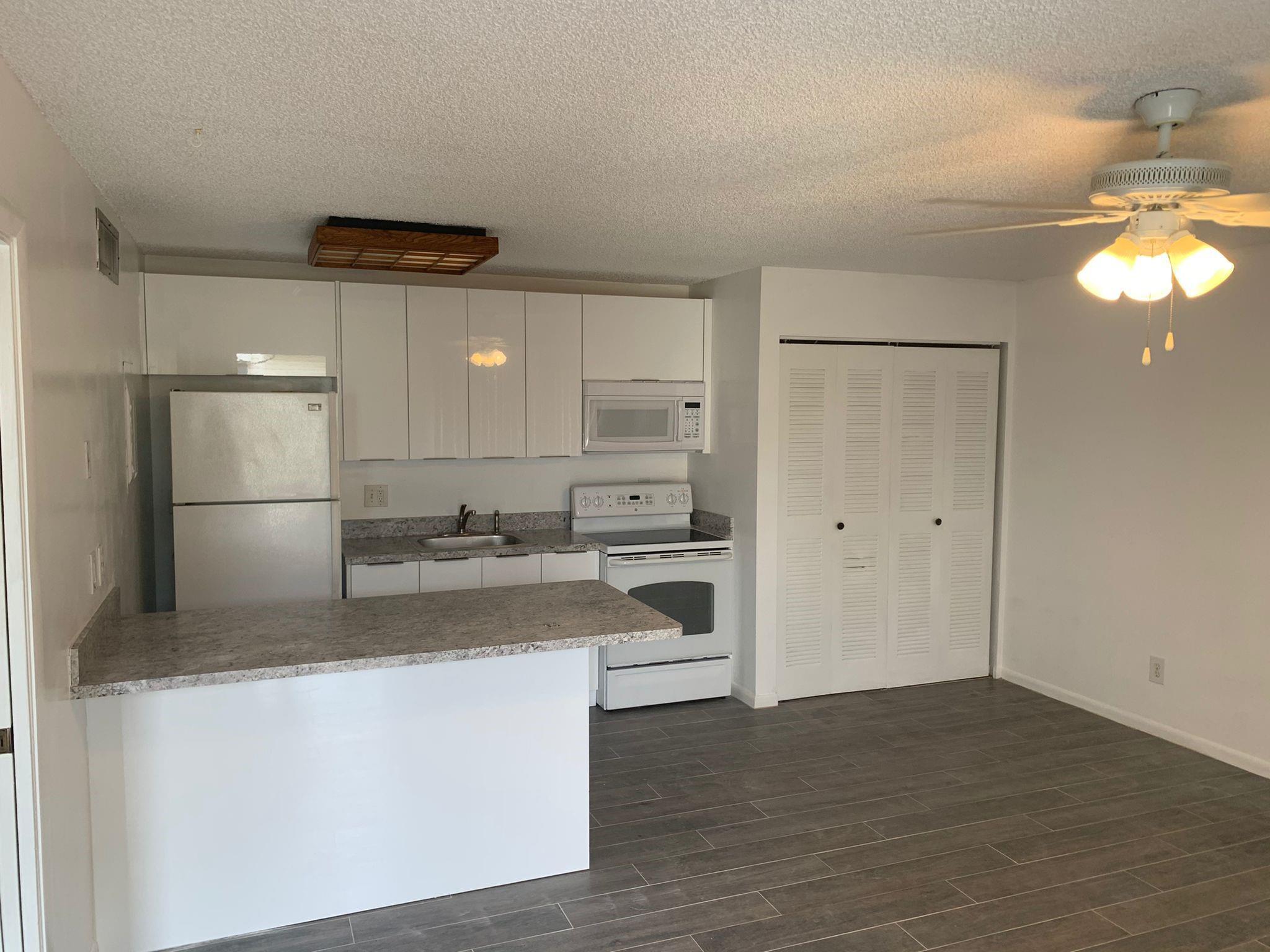 645 Executive Center Drive R202, West Palm Beach, FL 33401, West Palm Beach - Photo 2