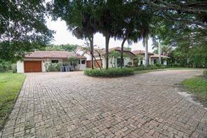 8208 Twin Lake Drive, Boca Raton, FL 33496, Boca Raton - Photo 2