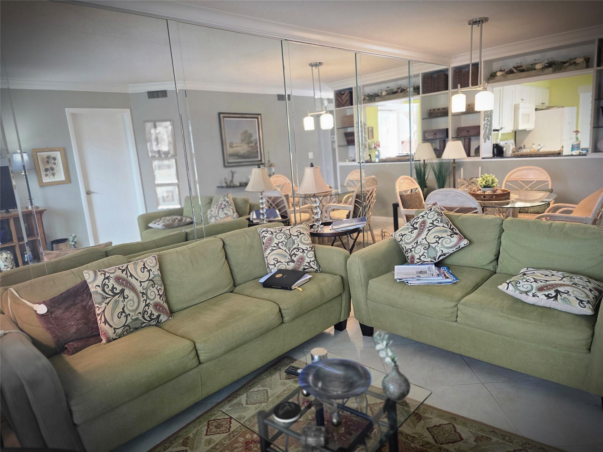 2104 S Cypress Bend Drive 301, Pompano Beach, FL 33069, Pompano Beach - Photo 2