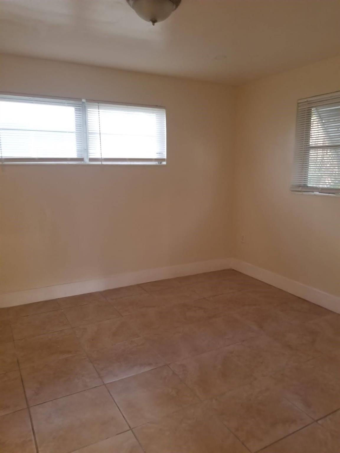 1964 NE 172nd Street 5, North Miami Beach, FL 33162, North Miami Beach - Photo 4