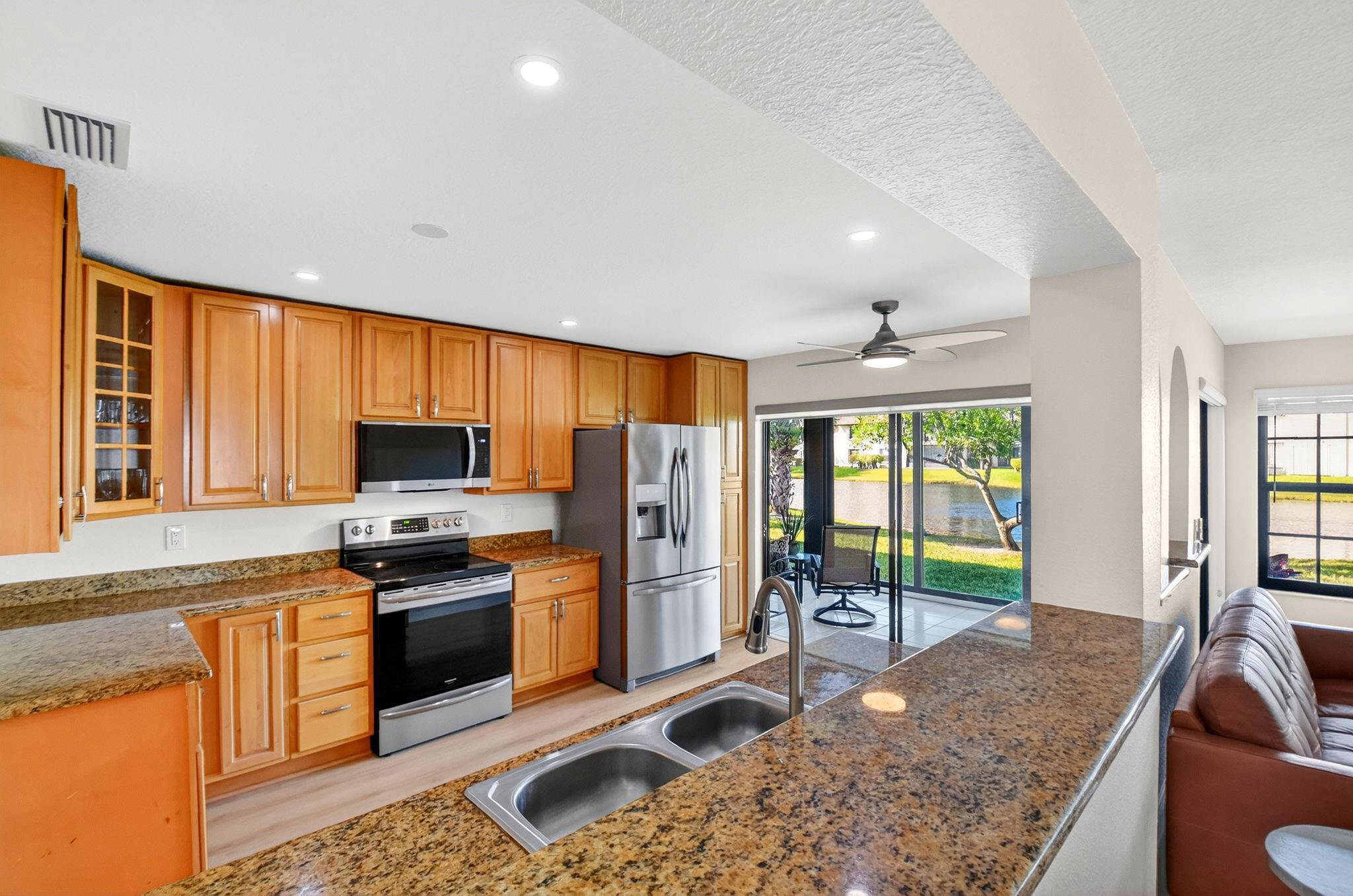 3042 Lucerne Park Drive 5612, Greenacres, FL 33467, Greenacres - Photo 3