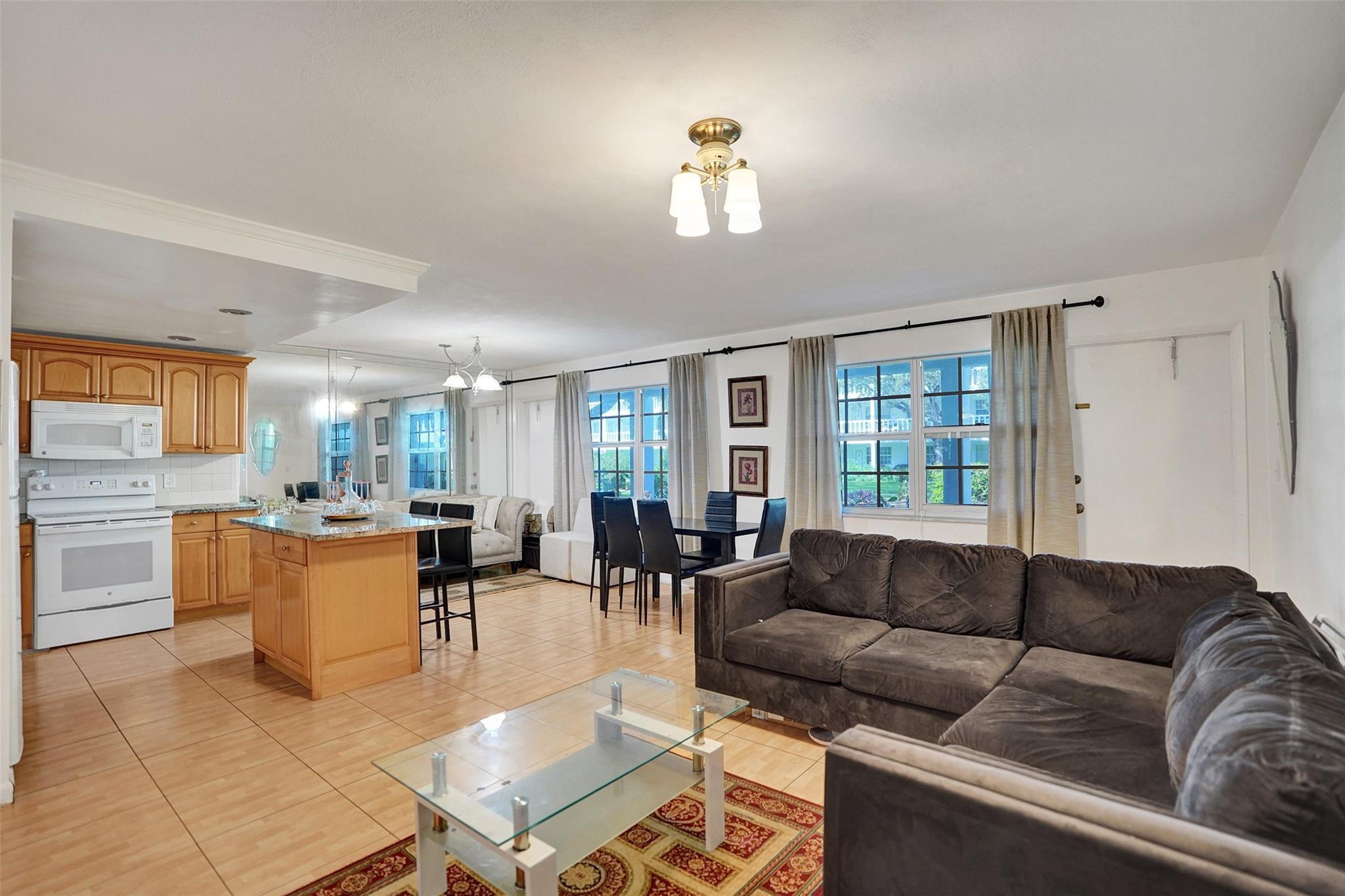 5208 NE 24th Terrace F118, Fort Lauderdale, FL 33308, Fort Lauderdale - Photo 2
