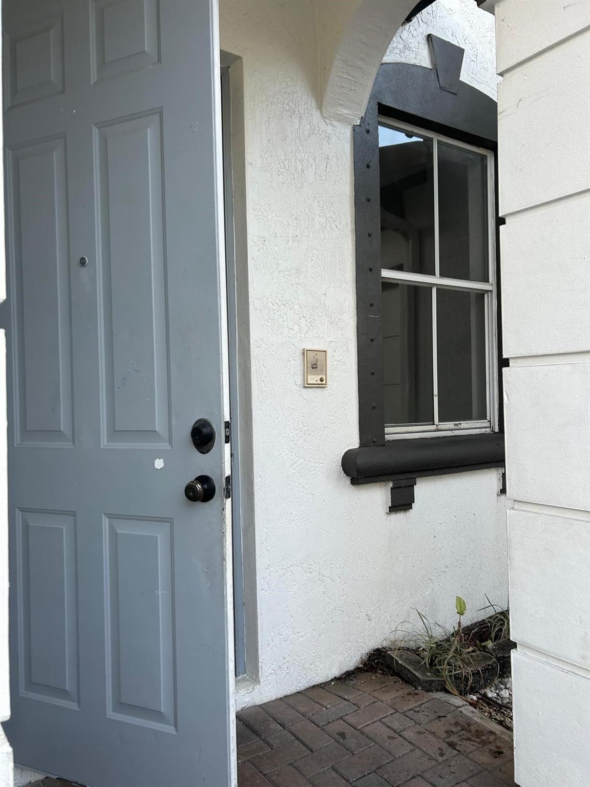 11486 NW 77th Street, Doral, FL 33178, Doral - Photo 3