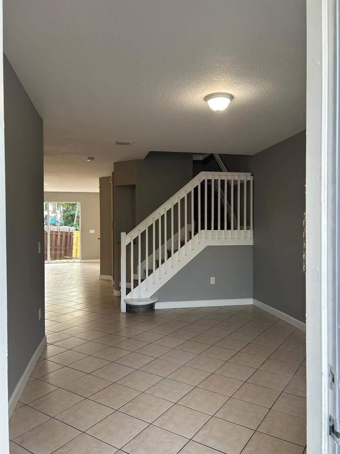 11486 NW 77th Street, Doral, FL 33178, Doral - Photo 4