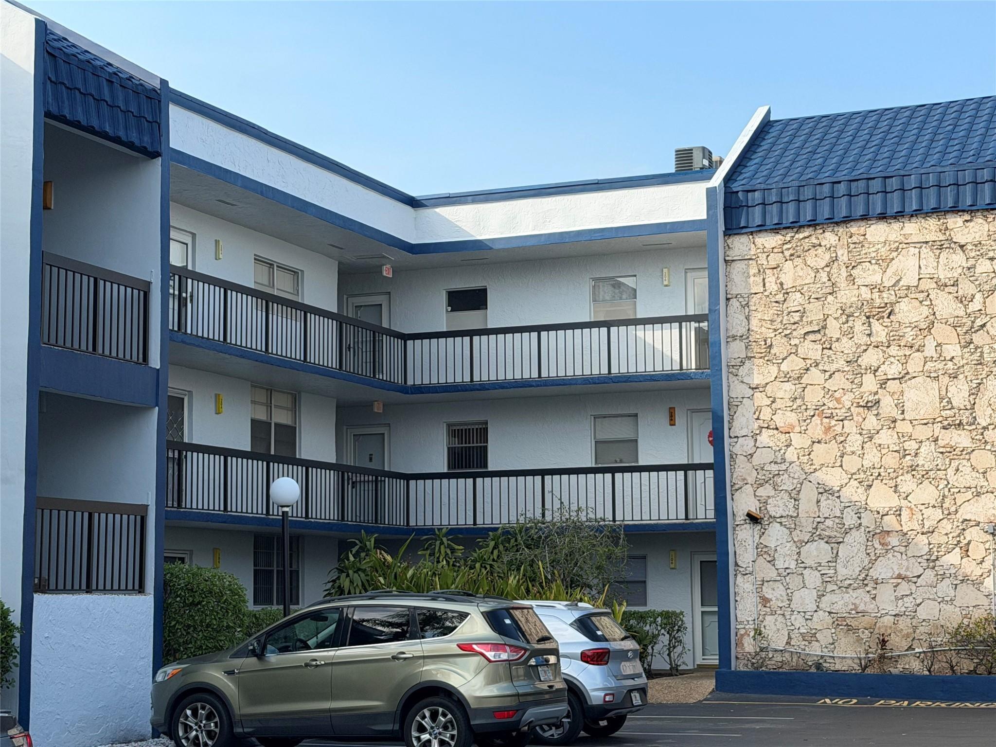 3050 Holiday Springs Boulevard 105, Margate, FL 33063, Margate - Photo 2