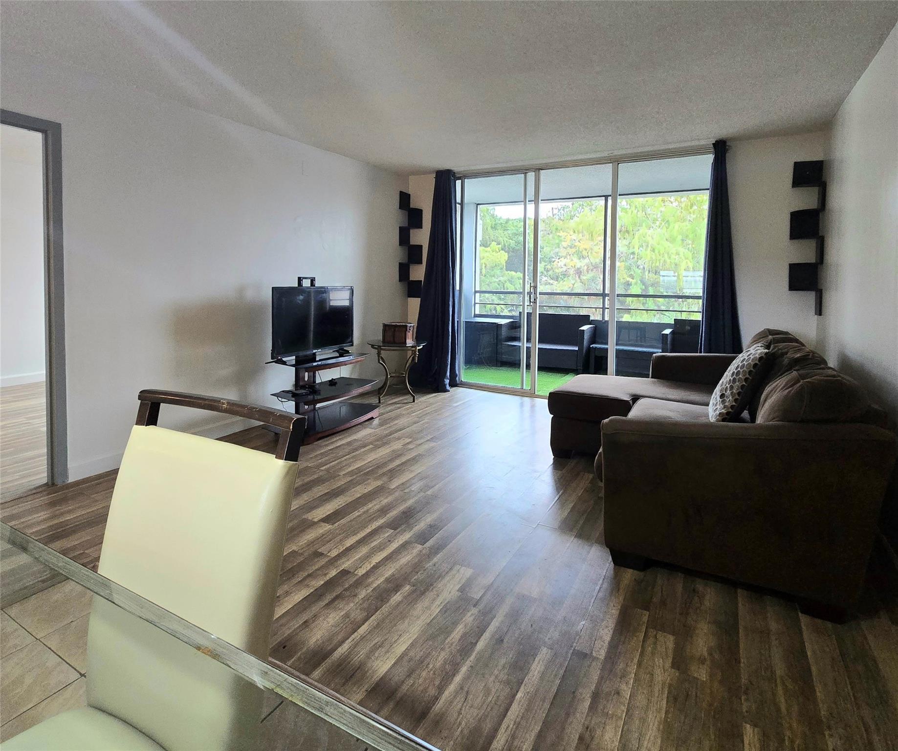 4898 NW 29th Court 412, Lauderdale Lakes, FL 33313, Lauderdale Lakes - Photo 5