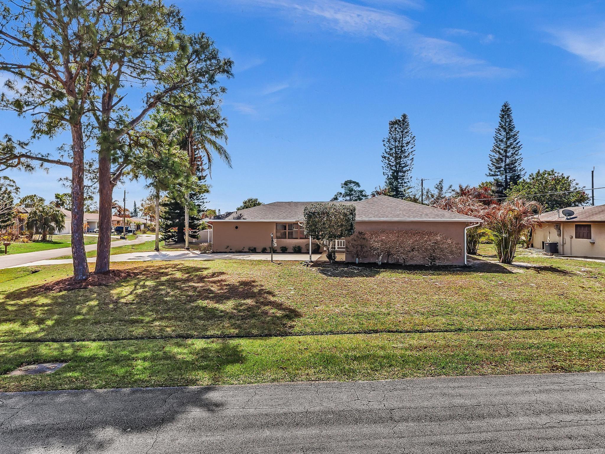 2002 SE Aneci Street, Port St. Lucie, FL 34984, Port St. Lucie - Photo 5