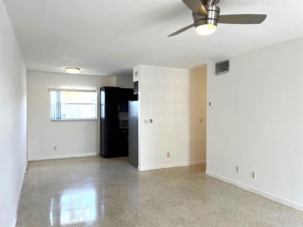 270 NE 40th Street 26, Oakland Park, FL 33334, Oakland Park - Photo 2