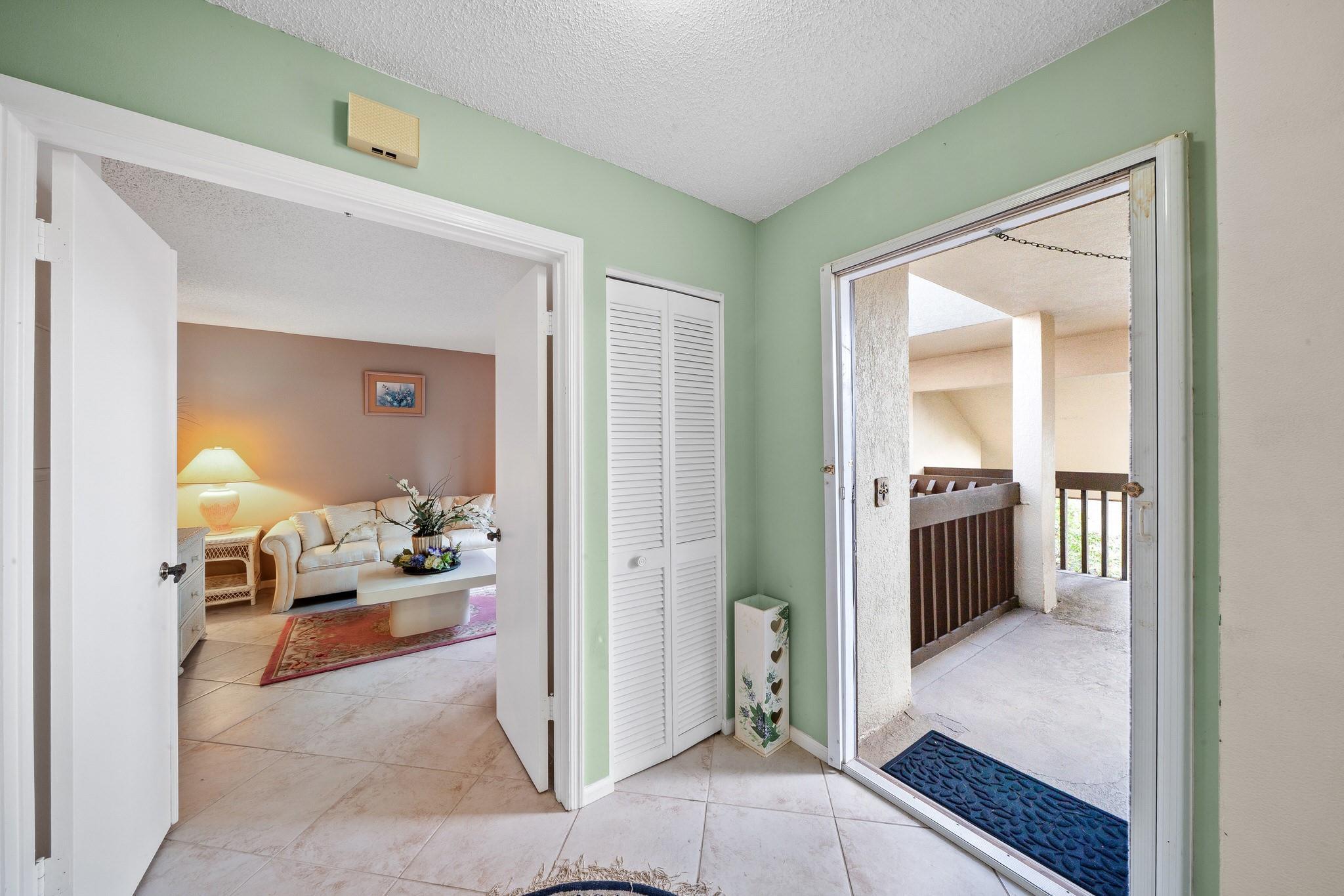 5306 Cedar Lake Drive 203, Boynton Beach, FL 33437, Boynton Beach - Photo 5